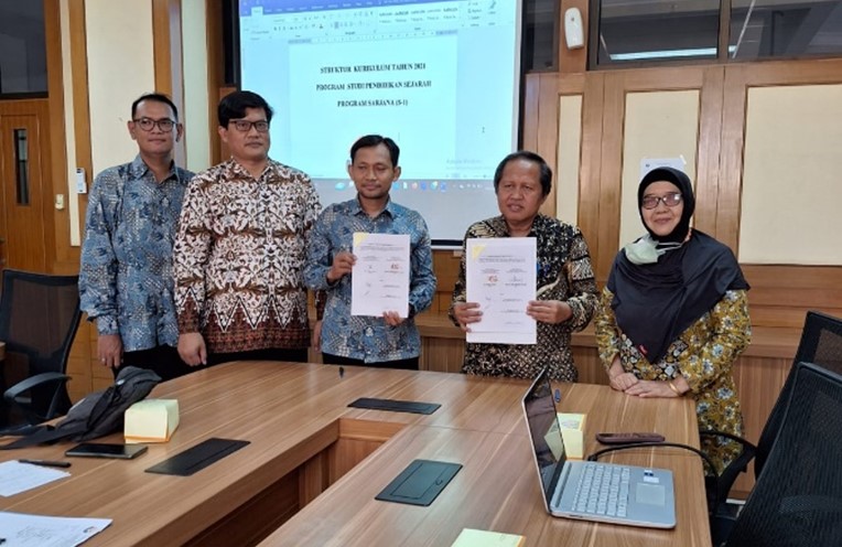 Pelaksanaan Studi Banding Prodi Pendidikan Sejarah Universitas Indraprasta PGRI ke Prodi Pendidikan Sejarah Universitas Pendidikan Indonesia untuk Meningkatkan Mutu