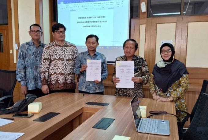 Pelaksanaan Studi Banding Prodi Pendidikan Sejarah Universitas Indraprasta PGRI ke Prodi Pendidikan Sejarah Universitas Pendidikan Indonesia untuk Meningkatkan Mutu
